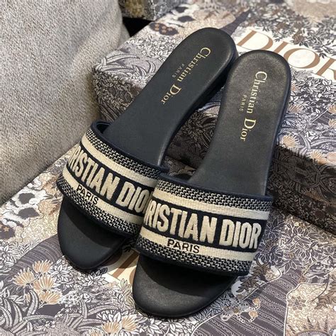 dway slide dior price.